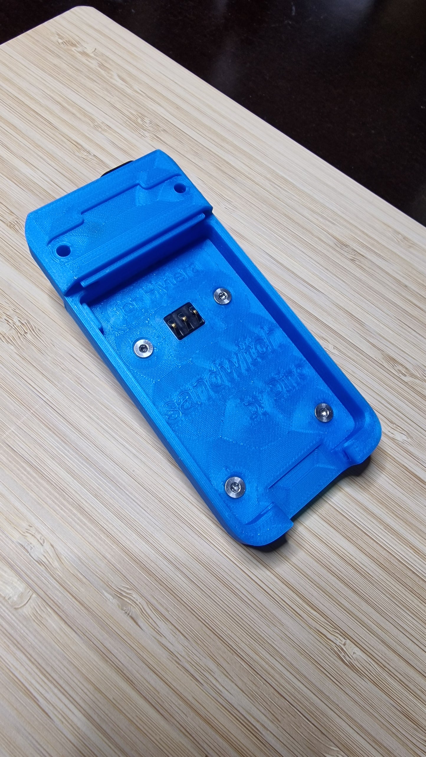 Sandwi(t)ch Battery Adapter